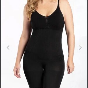 NWT Curveez built in bra control full body Shapewear Bodysuit shaper. Size L.